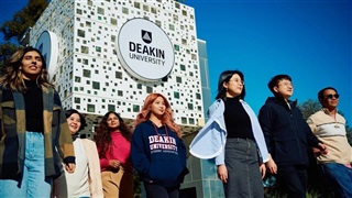 澳大利亞留學(xué)|2025年權(quán)威世界大學(xué)排名發(fā)布：澳大利亞迪肯大學(xué)，躍居維州前三！